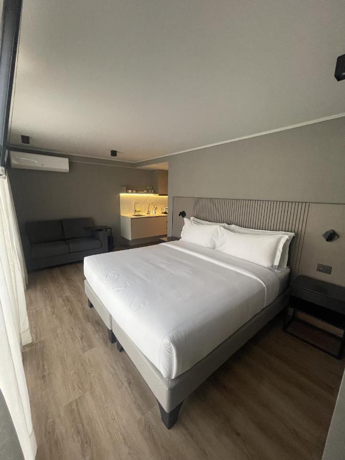One Manquehue Aparthotel Santiago del Cile Esterno foto